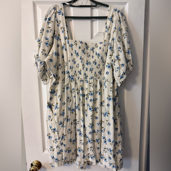 NWT Old Navy Cream & Blue Floral 3X Dress 🩵 - Picture 9 of 11